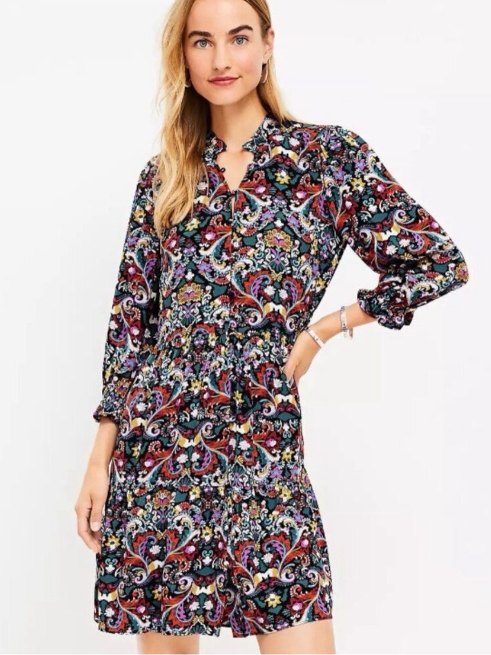 LOFT paisley Button Front
Tiered Multicolor Floral Long Sleeve Dress Size small.